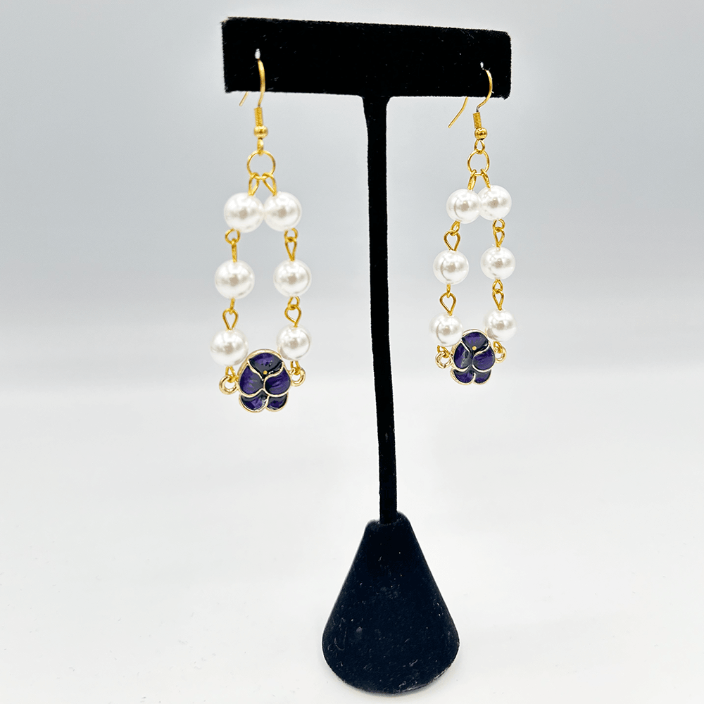 **NEW** ΔΣΘ Violets & Pearls Earrings - Simply Greek